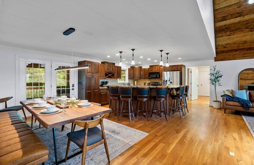 Canton House | MT Views/Gameroom/Theater/HotTub