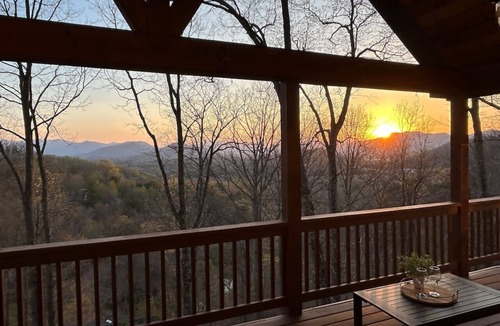Canton House | MT Views/Gameroom/Theater/HotTub