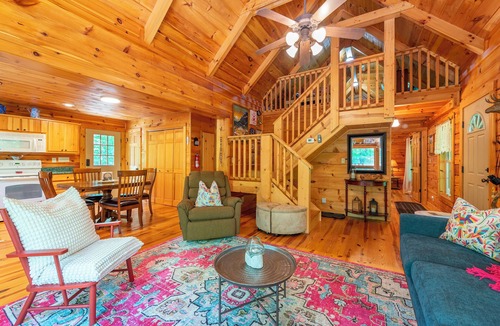Old Fort Cabin | Nature's Nook Cabin | Fire Pit, Pet Friendly & Community Waterfall!