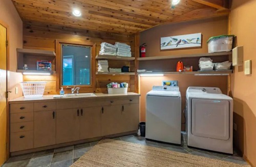 New Richmond Cabin | Nature Spa House | Hot Tub, Sauna, Pool, Relax