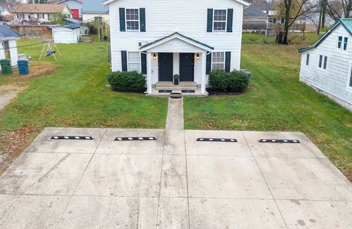 Dry Ridge House | Near Ark w/Private Parking & Patio, 2 Bedroom Home