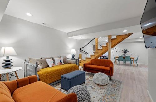 Fletcher House | Near Biltmore, Hiking, Breweries W Game Room