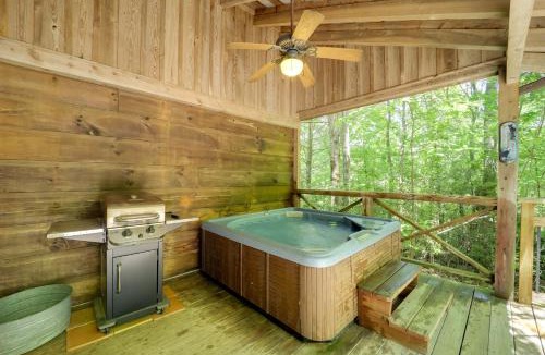 Vein Mountain House | Near Hiking! Couple's Retreat w/Hot Tub in Marion