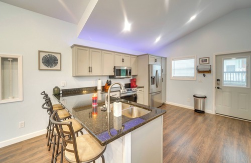 Deep Water House | Near Kanawha River: Unique Renovated Home w/Yard!