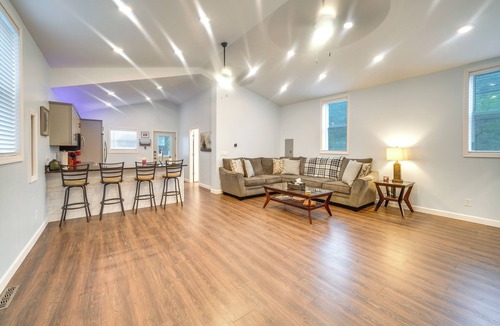 Deep Water House | Near Kanawha River: Unique Renovated Home w/Yard!