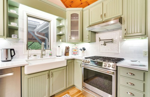 Vein Mountain House | Nebo Home w/Hot Tub: Wheelchair Accessible