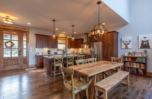 Elk Park House | Neverending Story at Eagles Nest - views, hot tub, fire pit