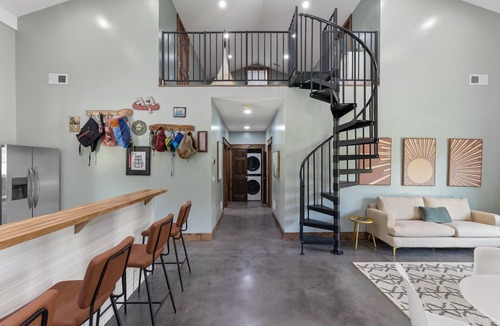 Stanton House | New Barndo/ATV Trailer Park/Outdoor Shower/HotTub