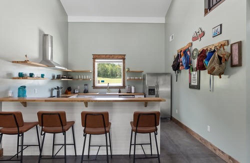 Stanton House | New Barndo/ATV Trailer Park/Outdoor Shower/HotTub