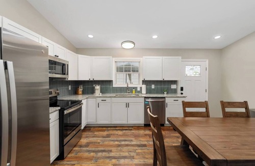 Johnson City Cottage | NEW! Closest Whole House to Downtown | 5 Min Walk