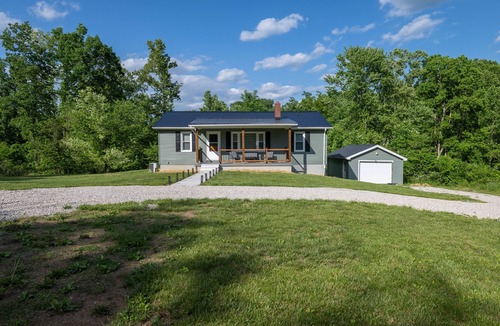 Stanton House | NEW HOT TUB! The Retreat 20 miles from Red River Gorge