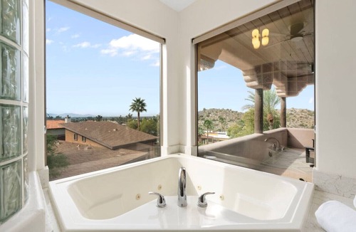 Biltmore Highlands House | NEW | HTD Pool | Firepit | Biltmore | Piestewa