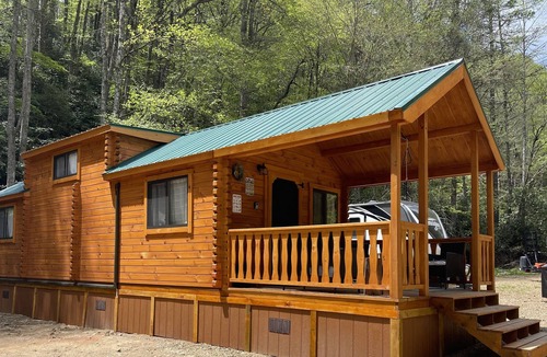 Mountain City Apartment | New I Mountain Cabin beside a Fresh Water Spring Creek I 5 min to Doe Mountain Rec Area