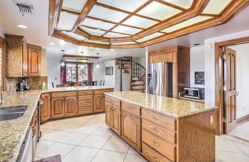 Villa Bonita Estates House | NEW LISTING: 20% OFF! Tennis & Basketball Court + Game Room + Massive Pool Villa