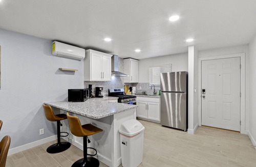 El Paso Apartment | New! Modern Fully Remodeled 3BR/2BA Spacious Apt