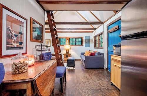 Ansted House | New! Rustic Creekside Cabin-Hot Tub, Cozy, Private