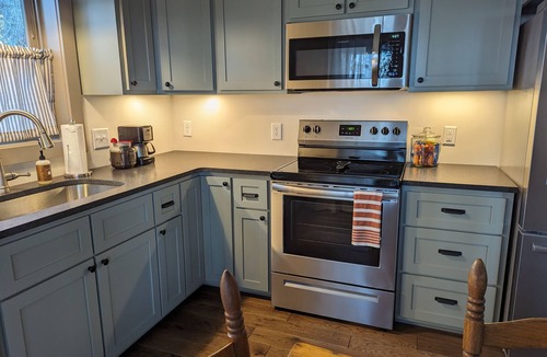 Fleetwood Cabin | NEW! Shady Grove Cozy Mountain Cottage