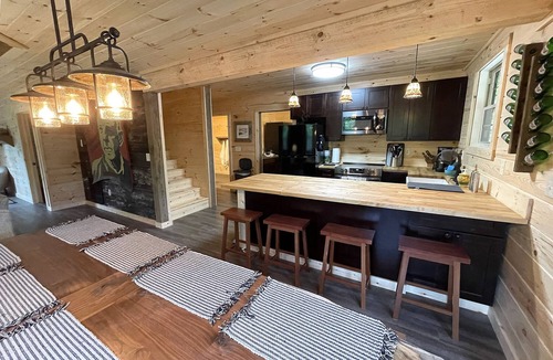Stanton Cabin | Newly-built See Rocks Vista Cabin