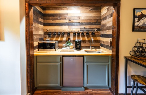 Banner Elk House | Newly listed home in Banner Elk with views of Grandfather Mountain