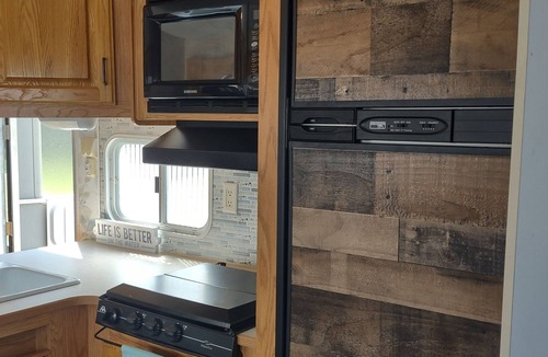 Salt Lick House | Newly remodeled and located 7 mile from Cave Runs Stony Cove Beach and boat ramp
