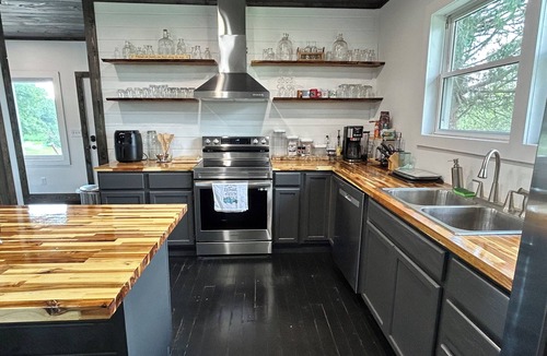 Owenton House | Newly renovated farmhouse on a peaceful and private 125 acres in Owen county