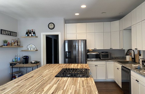 Banner Elk Ski Chalet | Newly Renovated Mtn Retreat in Elk River Community- 5 mins to downtown BannerElk