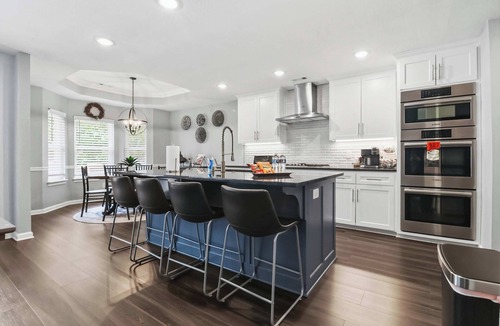 Springdale House | Niagara Retreat in the Heart of NWA