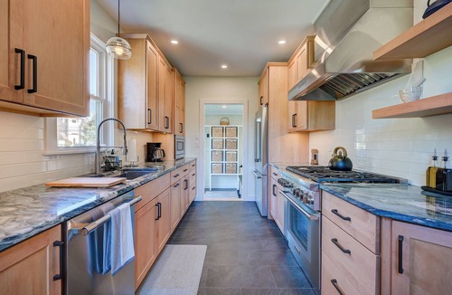 North Conway House | North Conway Village Walk-to-Everything Retreat with Mountain Views and Hot Tub!