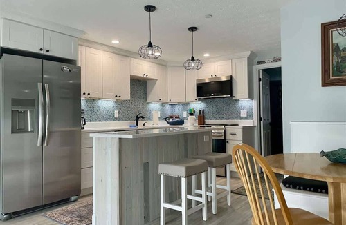 Ogunquit Condo | Ocean Towers Condo #111 with access to a Pool!