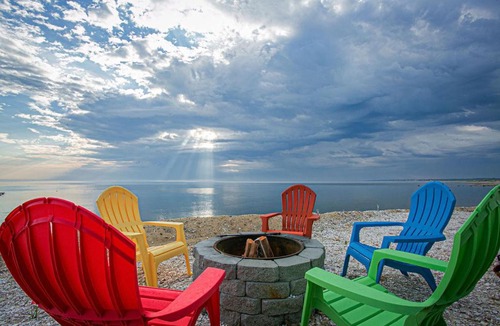 Sandwich House | Oceanfront Cape Cod House by Rock Properties