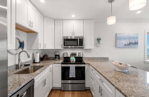 Hampton Condo | Oceanfront Condo with Balcony, Water Views, and Direct Beach access, Hampton, NH