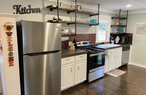 Woodfin Cottage | Olive House w/Wet Room Near Asheville & Biltmore - Clean and Pup-friendly!