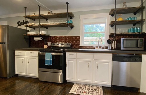 Woodfin Cottage | Olive House w/Wet Room Near Asheville & Biltmore - Clean and Pup-friendly!