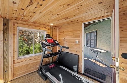 Ferguson Cabin | On Eagles Wings: Family Friendly Mtn Top Cabin with views of Grandfather Mountai