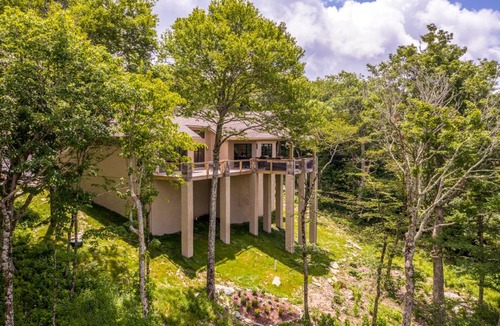 Sugar Mountain House | On the Rocks