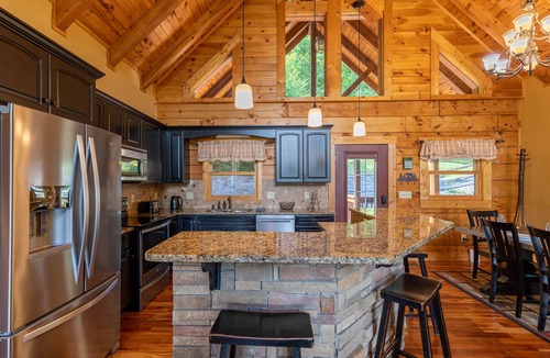 Sugar Mountain Cabin | One Day More - Stunning Sugar Mountain Cabin with VIEWS, hot tub, and Ping Pong!