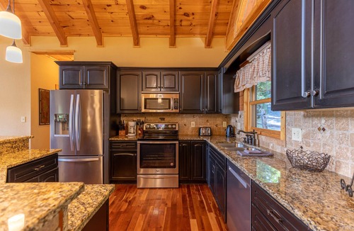Sugar Mountain Cabin | One Day More - Stunning Sugar Mountain Cabin with VIEWS, hot tub, and Ping Pong!