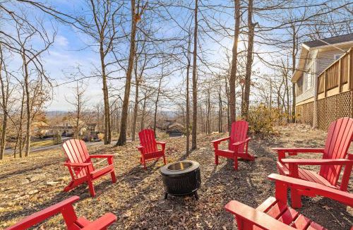 The Woods House | One-level w FirePit 2 Living Areas & Resort Amens