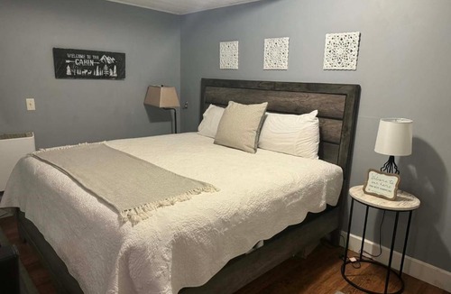 Slaty Fork House | Overlook Condo 21-C Studio Off Mountain Lodging