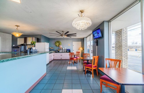 Mountain View Hotel | Ozark Junction mountain view by OYO