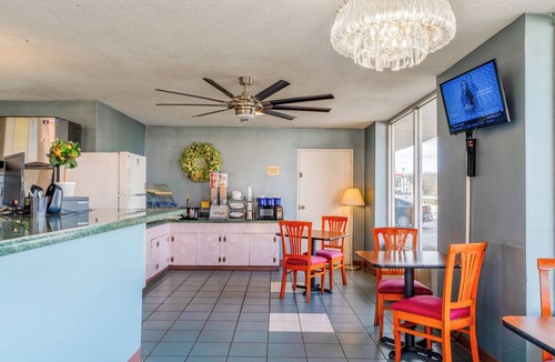 Mountain View Hotel | Ozark Junction mountain view by OYO