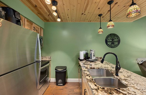 Notch Estates Condo | Ozark Mountain Lake Home