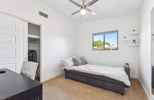 Paradise Valley Village House | Paradise