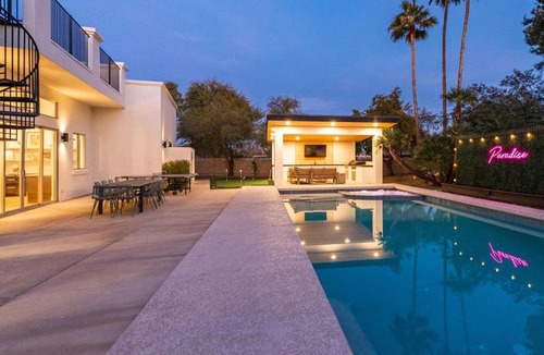 Paradise Valley Village House | Paradise Villa