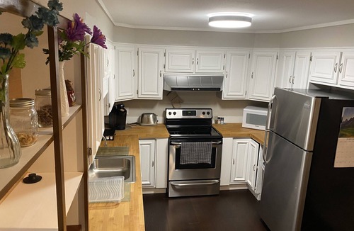 Asheville Apartment | Peace, Comfort, and Convenience 15 mins to downtown and many other attractions!