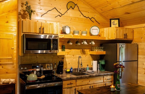 Campton Cabin | Peaceful Cabin in the Forest With Hot Tub & Views - Hill Haven