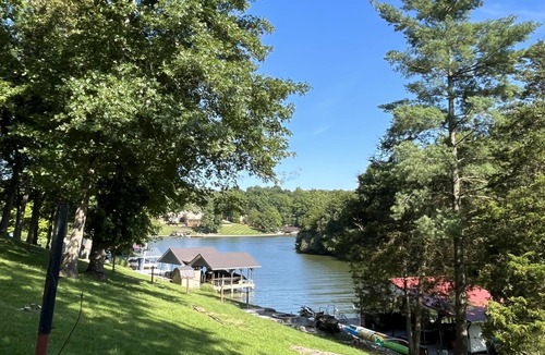 Williamstown Cottage | Peaceful Cabin in Cove on Williamstown Lake 7 miles from Ark Encounter