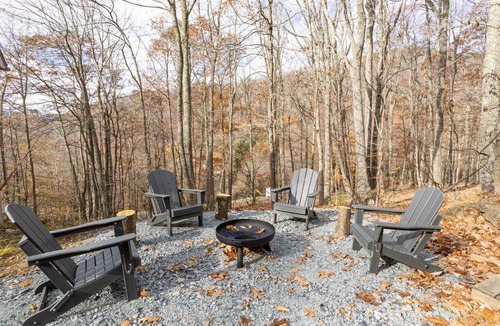 Boone Cabin | Peaceful Home near Blue Ridge Mountains