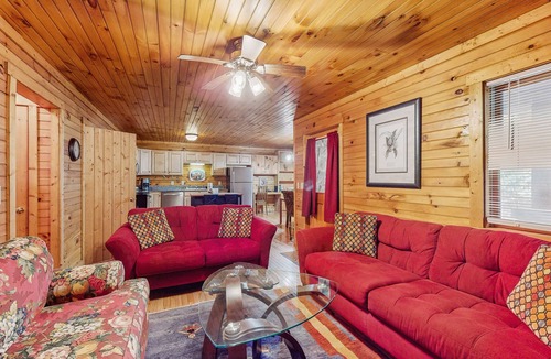Elk Park Cabin | Peaceful Retreat with outdoor deck, pool table and hot tub