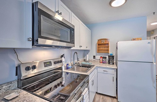 Roan Mountain Cabin | Peaceful Roan Mountain Escape: On-Site Creek!